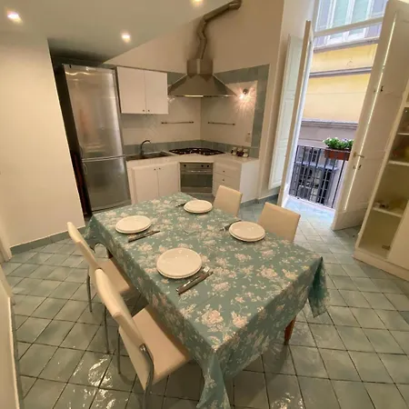 Casa Calu Castel Capuano * Neapol
