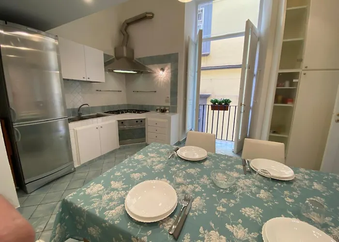 Casa Calu Castel Capuano * Nápoly